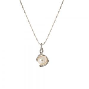 Colar feminino em ouro...