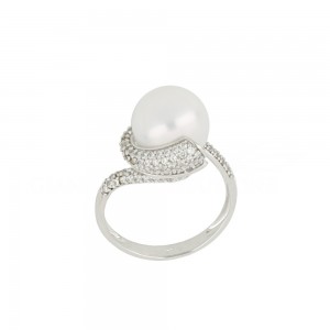 Женское кольцо из белого...