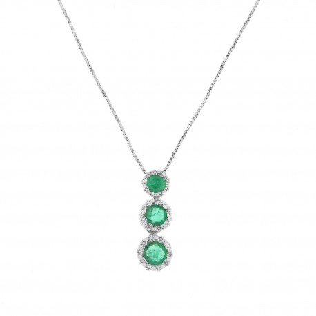 Trilógový náhrdelník so smaragdmi a diamantmi z 18 K bieleho zlata