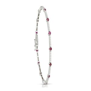 Теннисный браслет из белого...