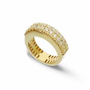 18k Yellow Gold Band Ring...