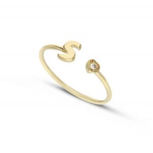 Ring med bogstavet S i 18k...