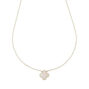 Collar con trébol de cuatro...